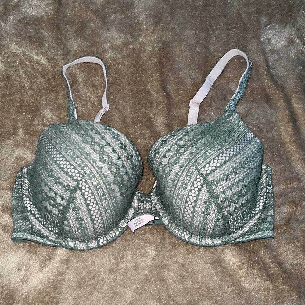 Victoria’s Secret Green Lace Demi Lined Bra Size 34DD